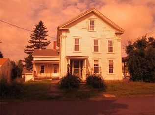 2 Grove St, Leicester, MA 01524