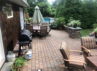 29 Club Ln, Remsenburg, NY 11960