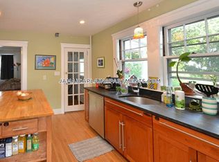 5 Goodway Rd #2R, Jamaica Plain, MA 02130