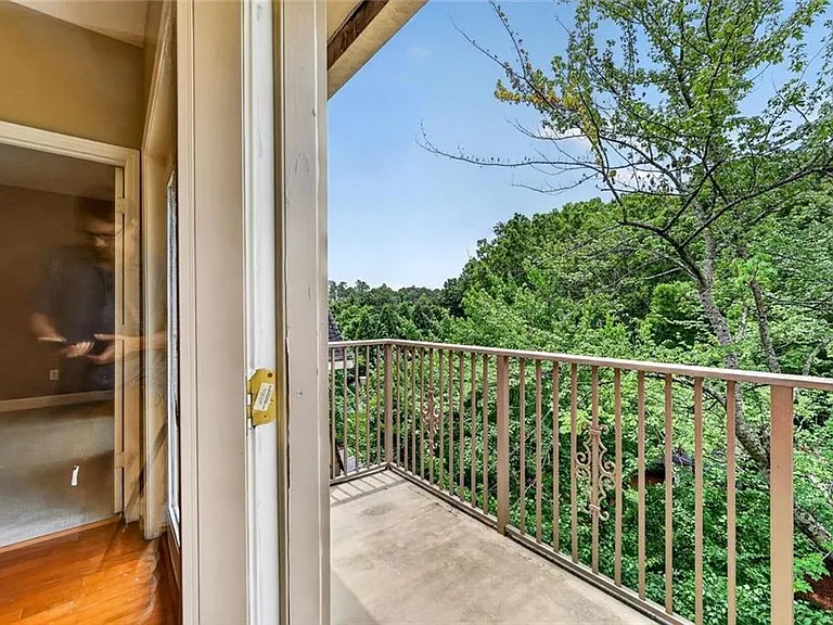 2865 Lenox Rd NE #610 — Photo 29