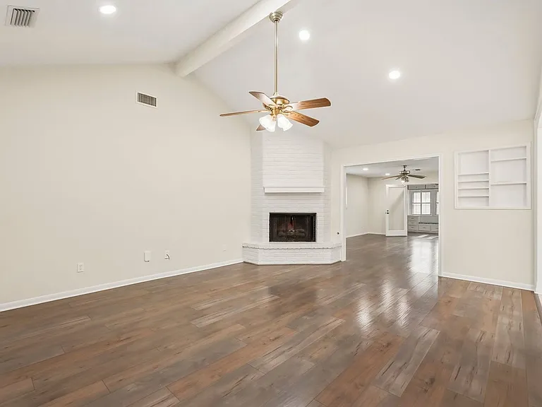 1911 Michele Dr — Photo 6