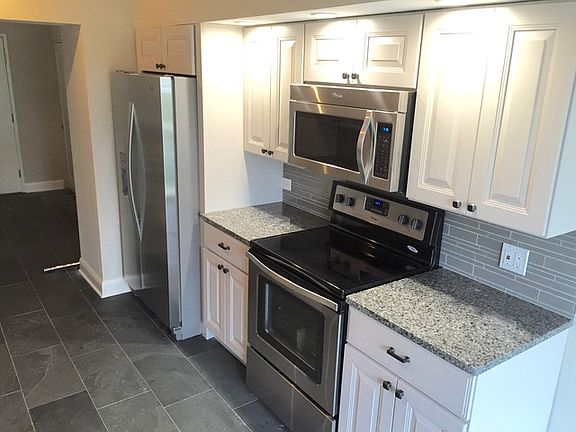 5th image of 555 Graceland Ave APT 404