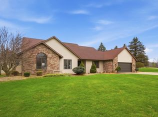 1213 Hidden Brook Dr, Hicksville, OH 43526