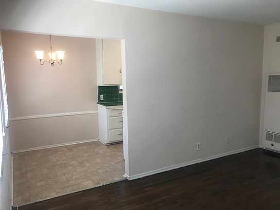 5th image of 830 Wilcox Ave APT 1