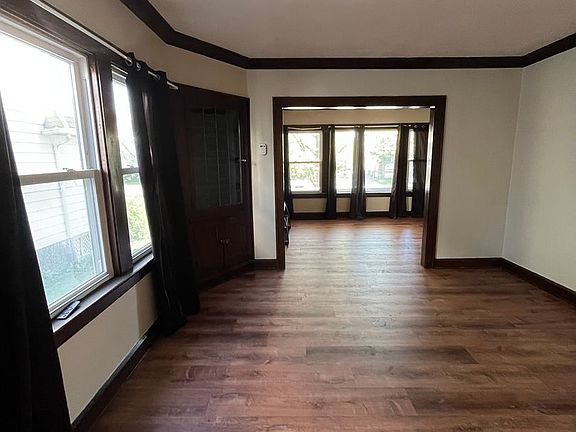 4th image of 11520-11522 Headley Ave #11520