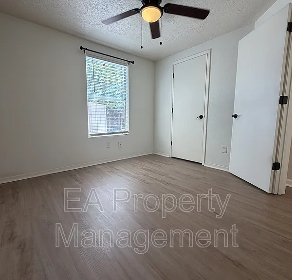 414 Pine St SE #2 — Photo 1