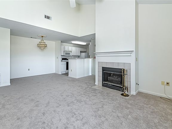 5th image of 1204 Lenox Dr