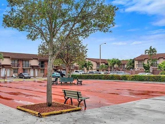3rd image of 1811 SW 107th Ave APT 2304