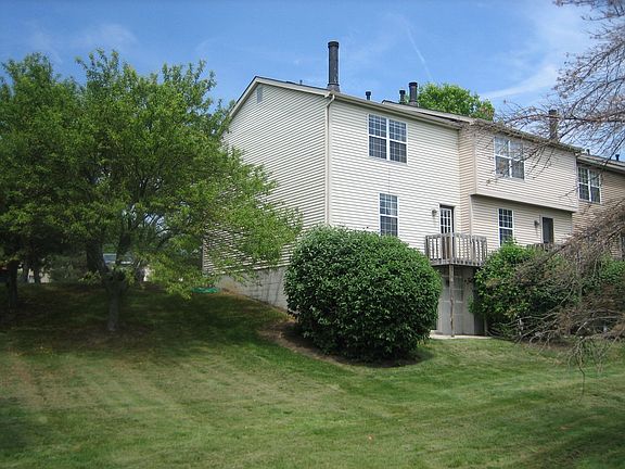 Well maintainged exterior.