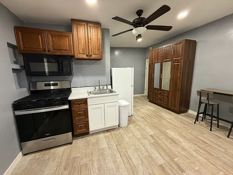 3727 McKenzie Ave — Photo 3
