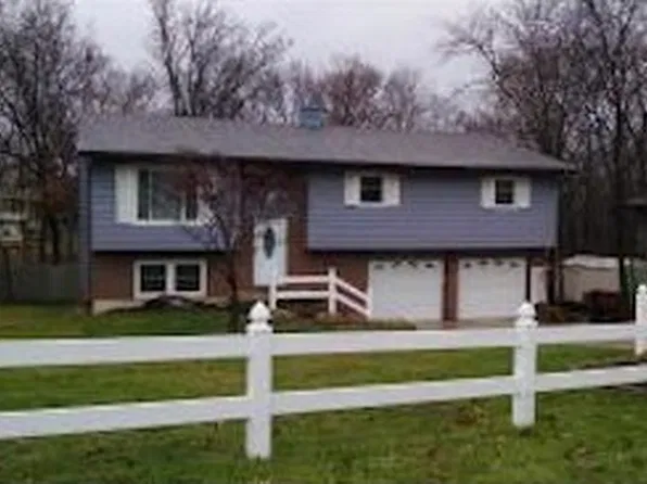 1130 Del Scott Ct, Mt Zion, IL 62549