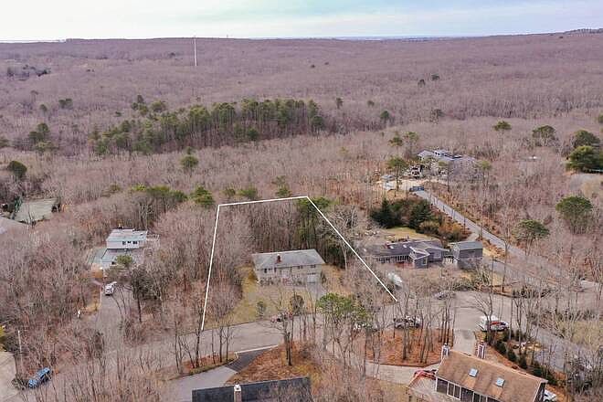 1st image of 28 Sylvan Ln