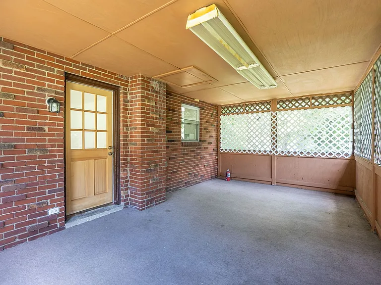 9717 Glendale Rd — Photo 23