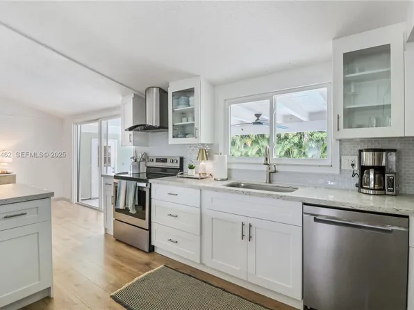 5055 Garfield Rd, Delray Beach, FL 33484