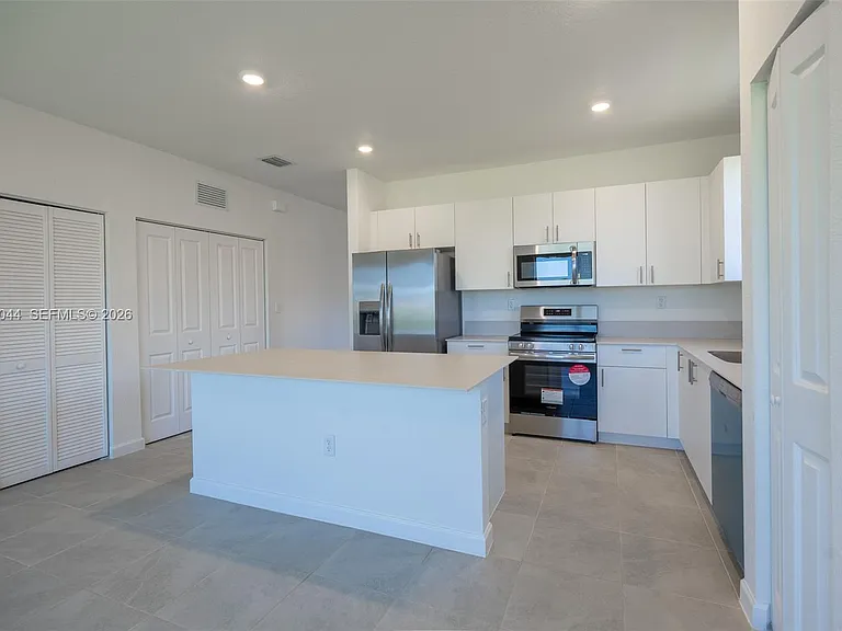 2978 SE 25th Ave — Photo 5