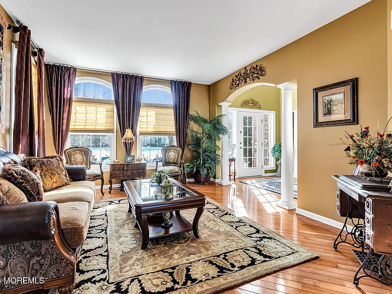 24 Parkside Dr — Photo 15