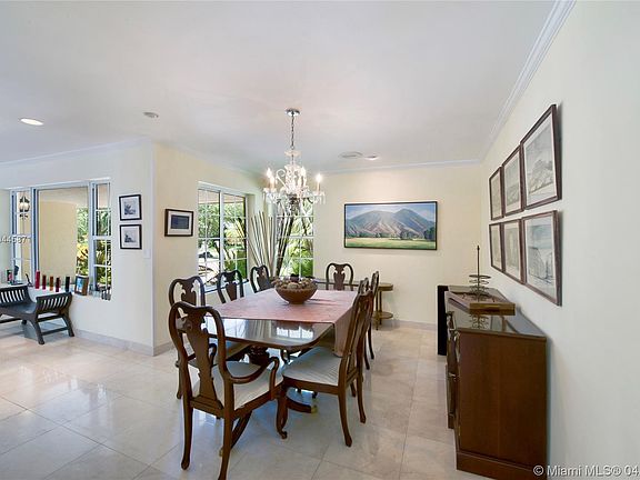 5th image of 11085 Paradela St