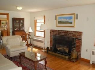 8 Lake Attitash Rd, Amesbury, MA 01913