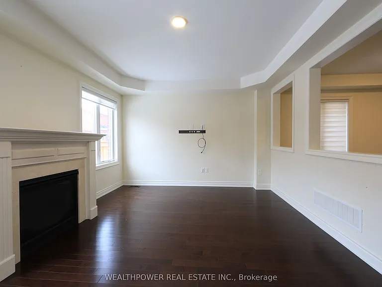 248 Belmore Ct — Photo 5