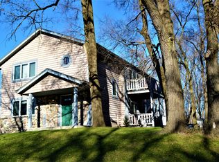 230 S 2nd St, Palmyra, WI 53156