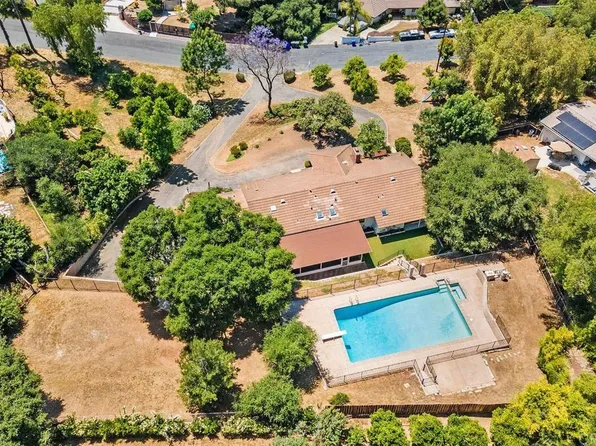 1944 Sorrentino Dr, Escondido, CA 92025