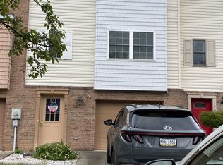 1082 Cranston Dr, Greensburg, PA 15601