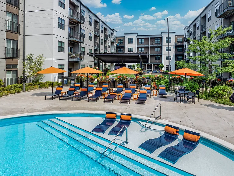 The Pointe at Polaris — Photo 26