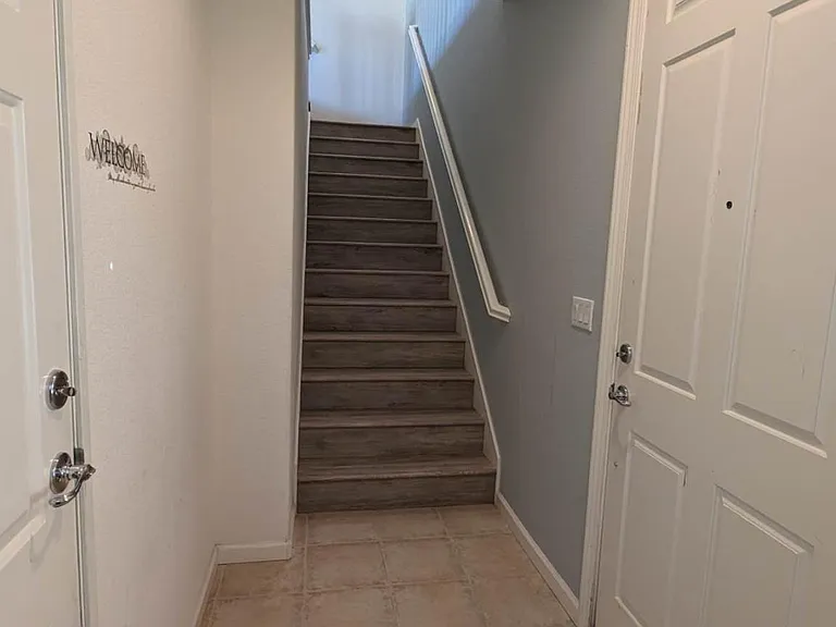 1815 Nancy Ln — Photo 3