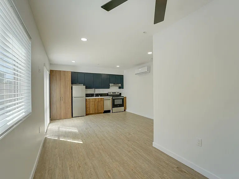 Duplet at Hillcrest | Modern Studio, 1 & 3 Bedroom Apartments — Photo 32