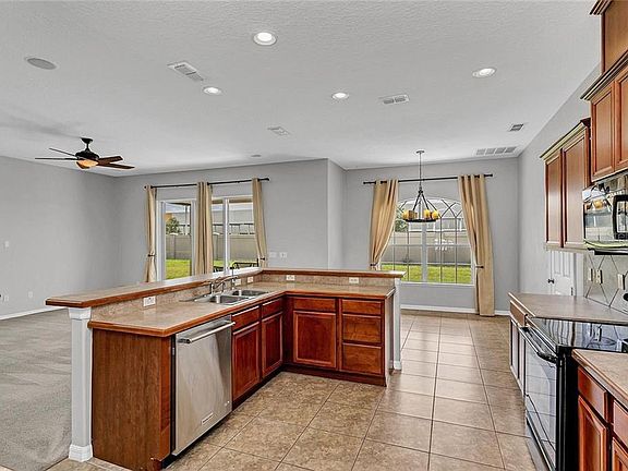 5th image of 16551 Tudor Grove Dr