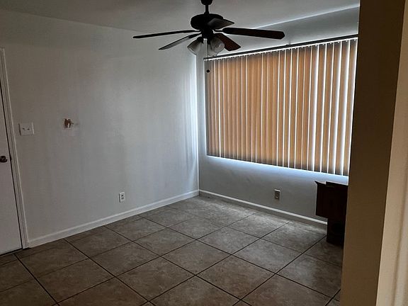4th image of 129 Suzanne St