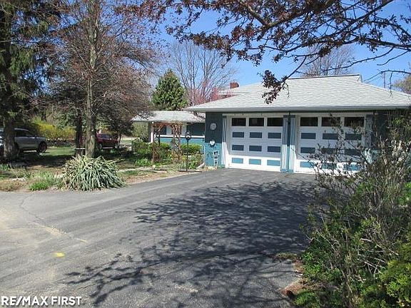4th image of 6004 Lakeshore Rd