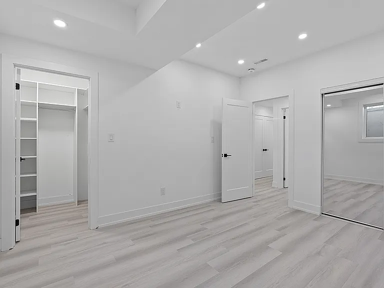587 Oakwood Ave — Photo 19