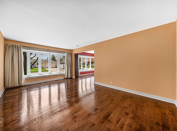 3rd image of 1900 N 76th Ct