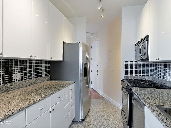 5th image of 1965 Broadway APT 19E