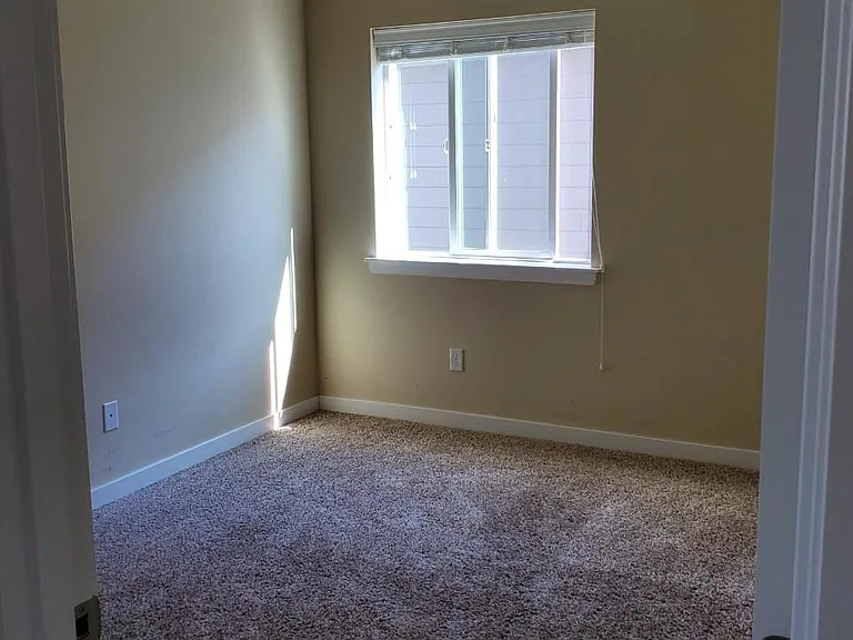 4729 Parker St — Photo 8
