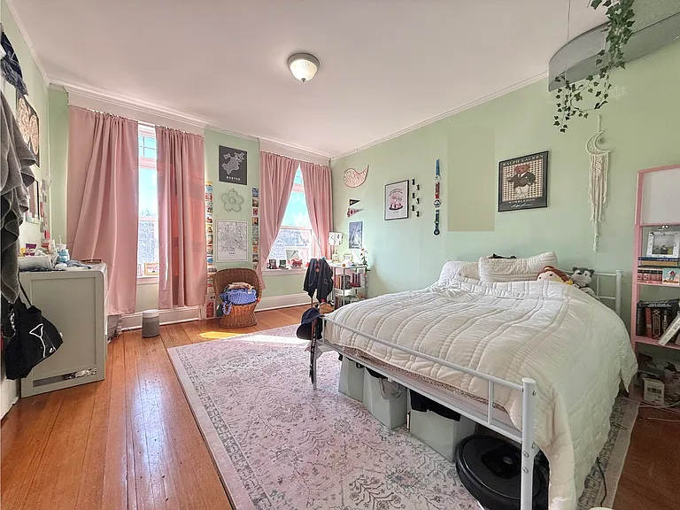 1908 Beacon St — Photo 8