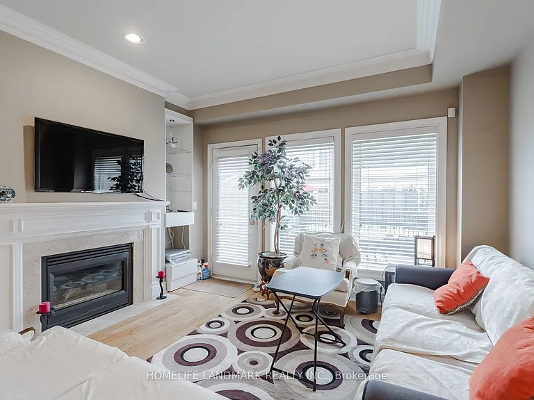 2283 Lake Shore Blvd W #B — Photo 6