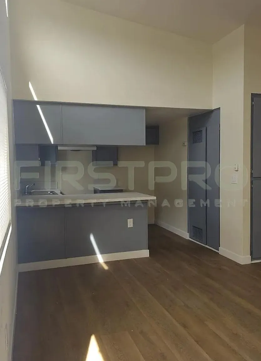2 bed, 800 sqft, $2,195 — Photo 1