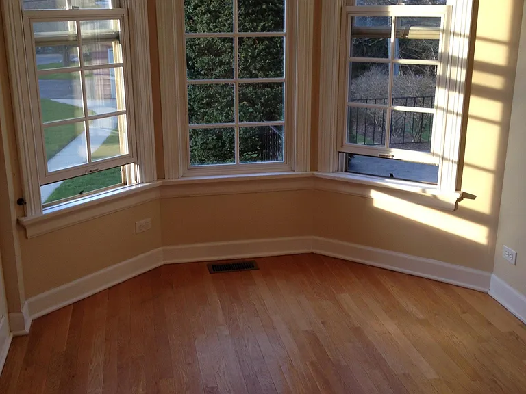 425 W North St — Photo 12