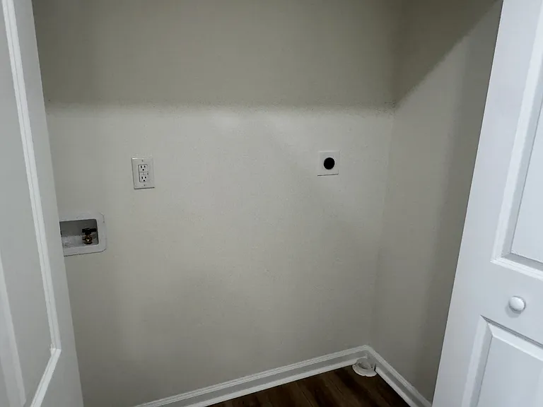 208 Regalwood Dr — Photo 13