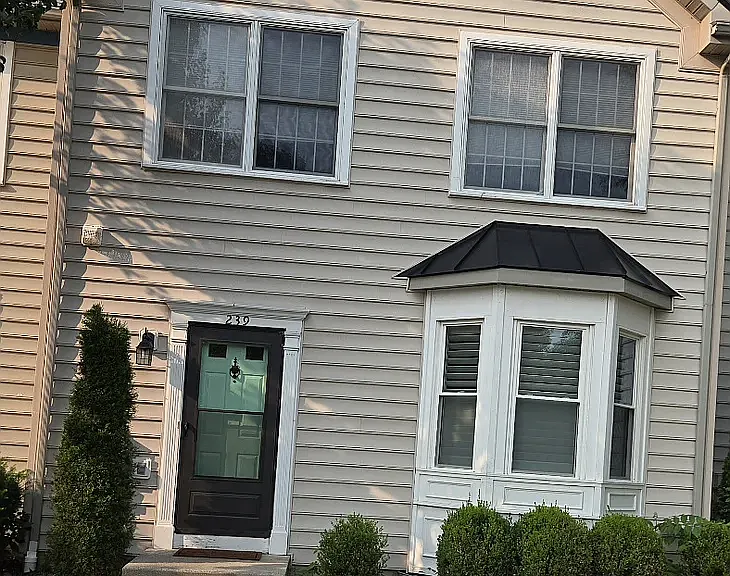 239 Morningside Dr — Photo 1