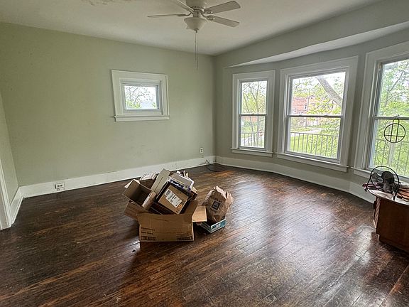 2nd image of 2912 Whitney St Floor 2