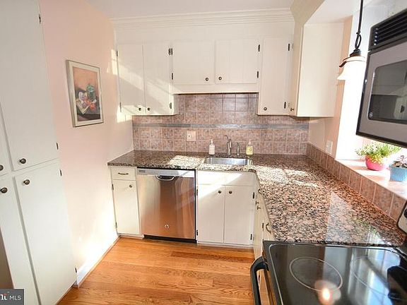 3rd image of 2834 S Abingdon St APT B2