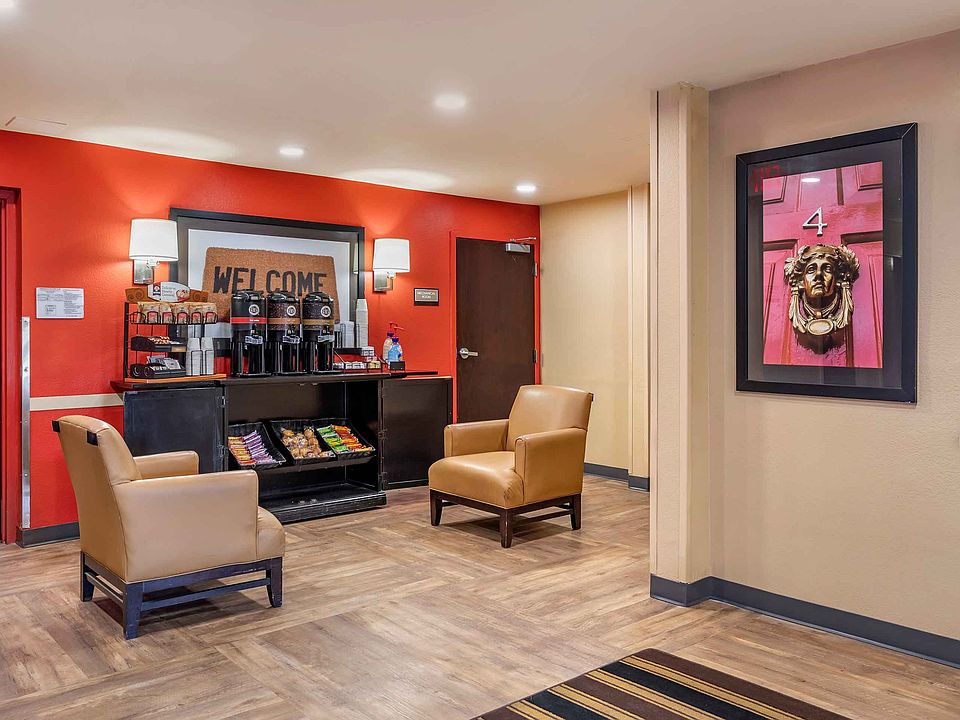 Lobby and Guest Check-in