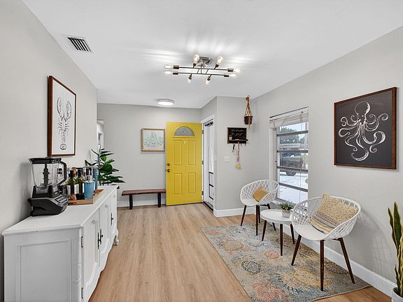 4th image of 9820 Daisy Avenue