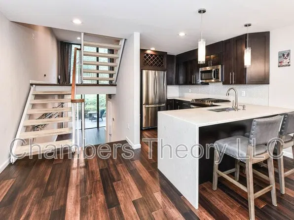 11475 Washington Plz W, Reston, VA 20190