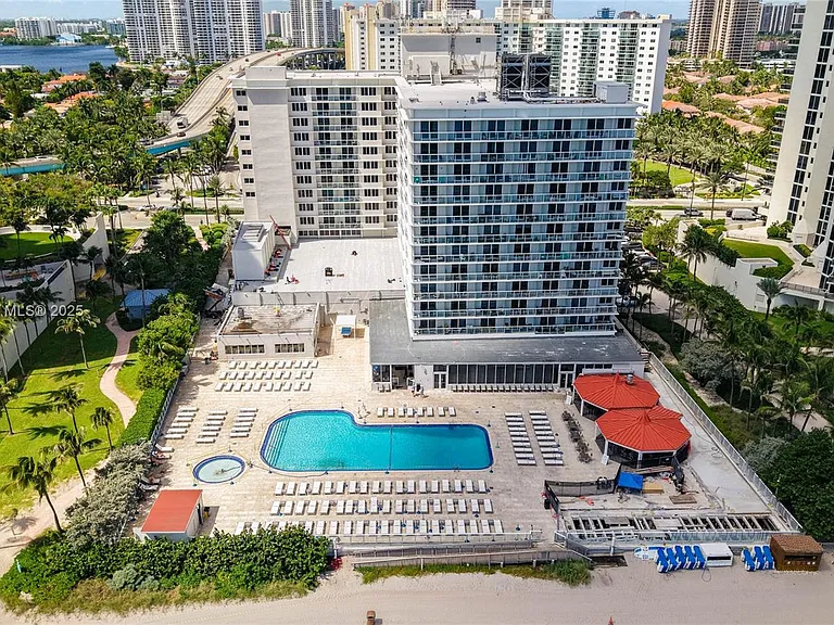 19201 Collins Ave #610 — Photo 41