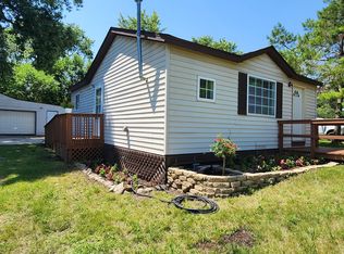 7901 E Maplewood Dr, Wonder Lake, IL 60097