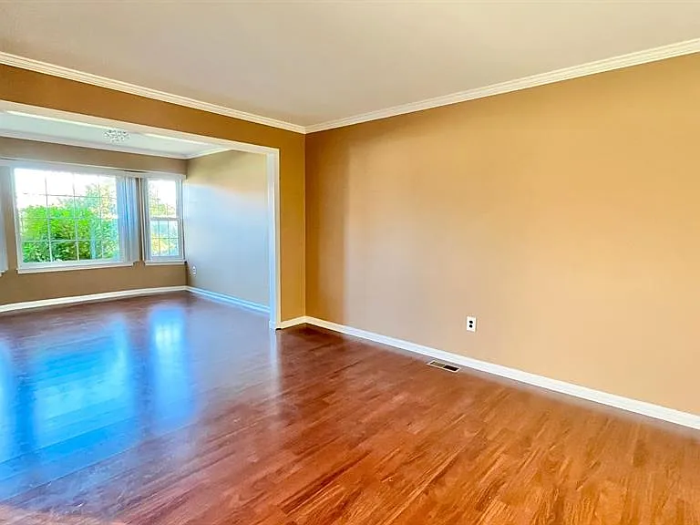 2852 Mayfair Dr — Photo 33